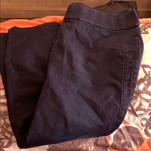 avenue pull on capri jeggings